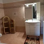 House * Elani